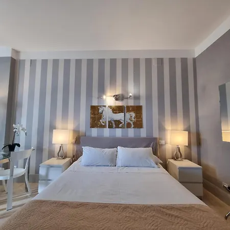 Centro Luxury Nocleg ze śniadaniem 3*