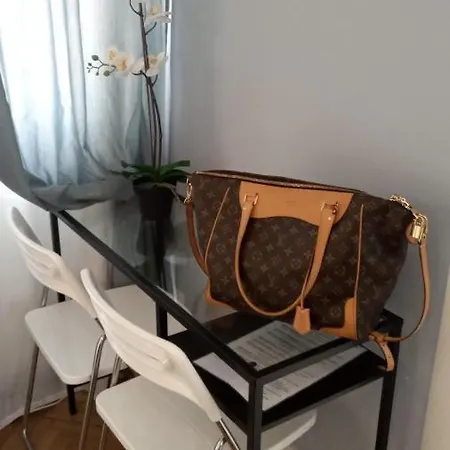 Centro Luxury Bed & Breakfast 4*