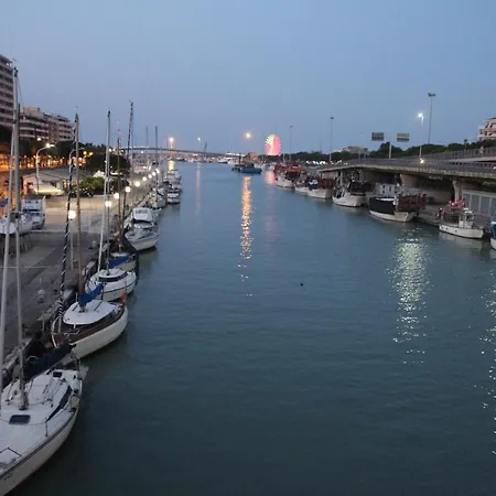 Centro Luxury فندق مبيت وإفطار